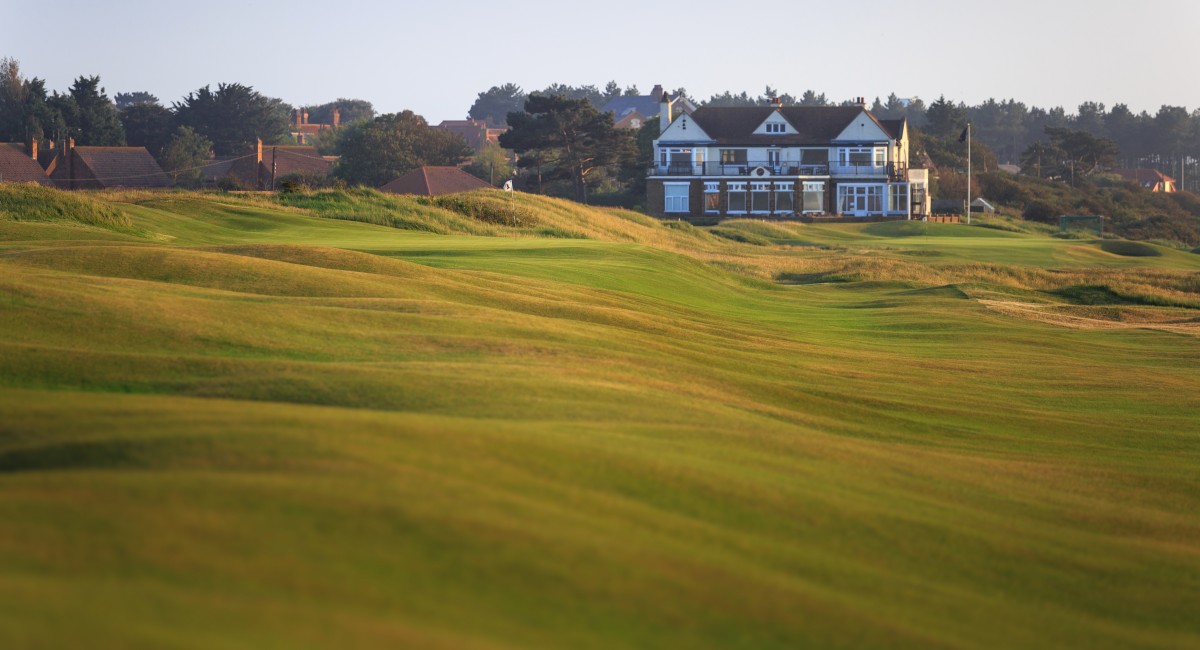 Read more about the article North Norfolk’s Glorious Golf Courses